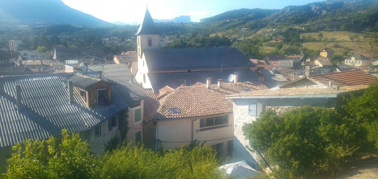 La Maison Sous Le Chateau Tallard Exterior photo